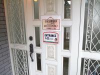 教室の入り口です。ここから2階へお上がりください。