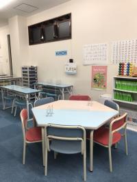 こちらの座席で対面で実施しています<br />
毎月1回20分程の面談になります