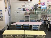 幼児席です。最大５名まで着席できます。現在は3名限定としています。<br />

