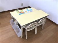 お母さんやお父さんと一緒に椅子に座って、たのしいBKタイムがはじまります！