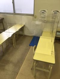 0歳～2歳のお子様向けのベビーくもん。一人で座れるお子さんはこちらへ。