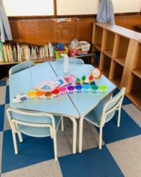 幼児さんテーブル<br />
対面指導です。