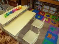 幼児用のいすも大小あります。<br />