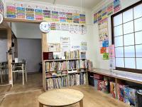 乳幼児向けのKUMONトイ(くもんの知育玩具)や、絵本が揃っています。