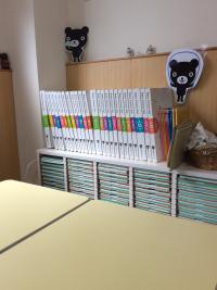 全部で２４セット<br />
毎回違う絵本が入っています♪