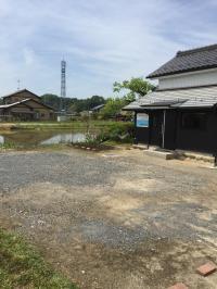 駐車場が3台あります。