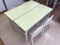 小さなお子様用の机も準備しています。