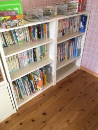 読み聞かせにおすすめの絵本もそろえています。