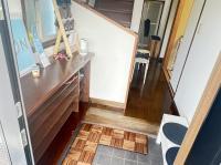 教室は１階です。