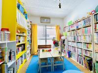 国語や英語の教材から読書へつなげるくもん文庫。読書を積極的にすすめています。