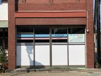 マックスバリュ磐田見付店から西へ100mほどの場所です。