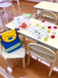 幼児さんも体に合った机・イスで安心して学習できます。