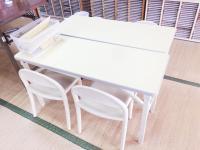 小さいお子さまを抱っこしても安全に座れます。