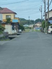 平和団地公園を東に進むと教室があります。