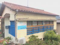 多賀小学校から西へ１００メートルほどに教室がございます。