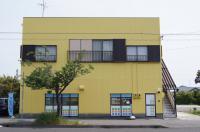 清水病院通り沿いです。