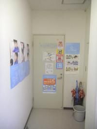 本屋さんを上がった２階が教室です。