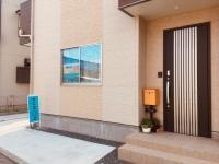 駐輪スペースと駐車スペースがあります。