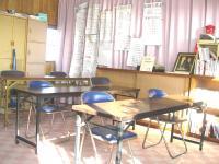 教室内は明るく、静かに学習できる環境が整っています。