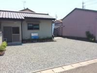 3台以上の駐車スペースがありますので、お車でお越しいただけます。