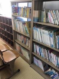 待合スペースにはくもん文庫をご用意しています。