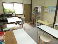 明るく、清潔な教室です