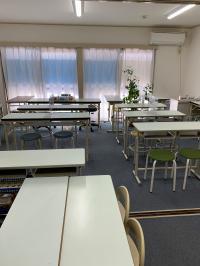 明るくスッキリとした教室です