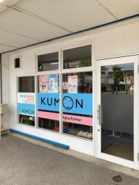 教室前に駐車場があります