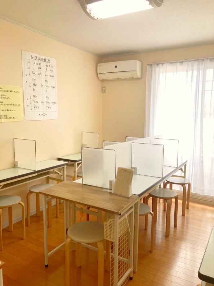 全部で3部屋。こちらは主に英語の生徒が学習します。高度な英文読解力を養います