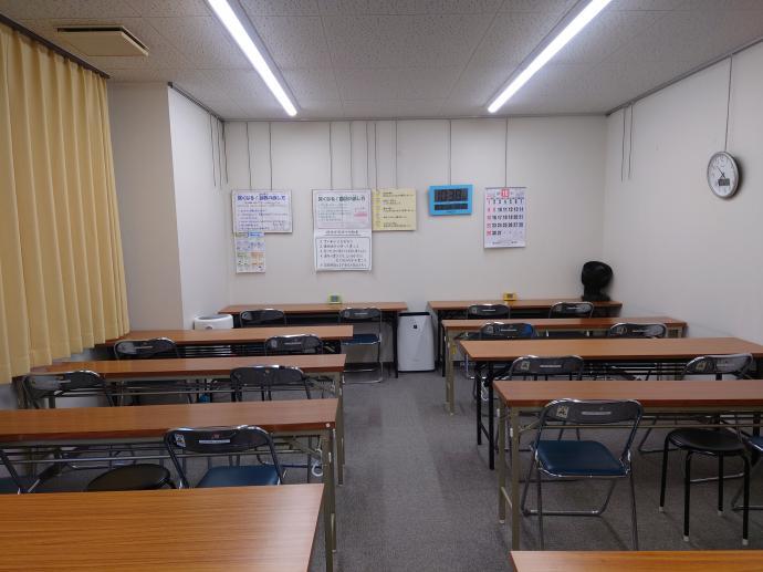 常時換気を行いながら学習しています。