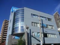 一宮駅より徒歩5分。東海ビルの３階です。