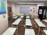 八事教室では高校生～未就園児の生徒さんが学習しています。