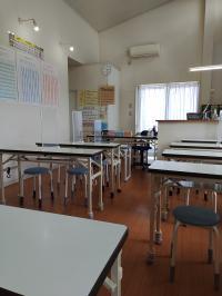 教室内部です。明るく学びやすい空間を心がけています。