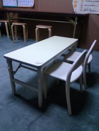 小さな椅子をお気に入りにしてくれている子もいます。