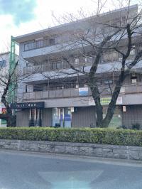 桜並木通りのチェリオ桜並木2階にある教室です<br />
向かいのキタムラが目印です<br />
