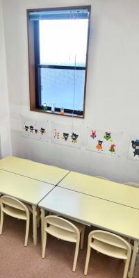 幼児さんは、幼児席で専任の先生と一緒に学習します。