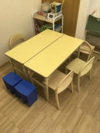 幼児さん用の机・椅子もあり、安心して学習できます。