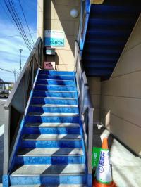 ベビーカーでお越しの際は、お声がけください。お手伝いします。