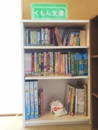 たくさんの絵本やパズルも揃えております♪