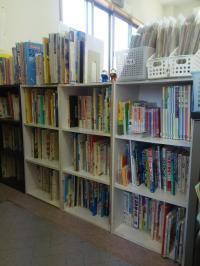 たくさんの本もあります♪読み聞かせで心豊かな子育てを☆