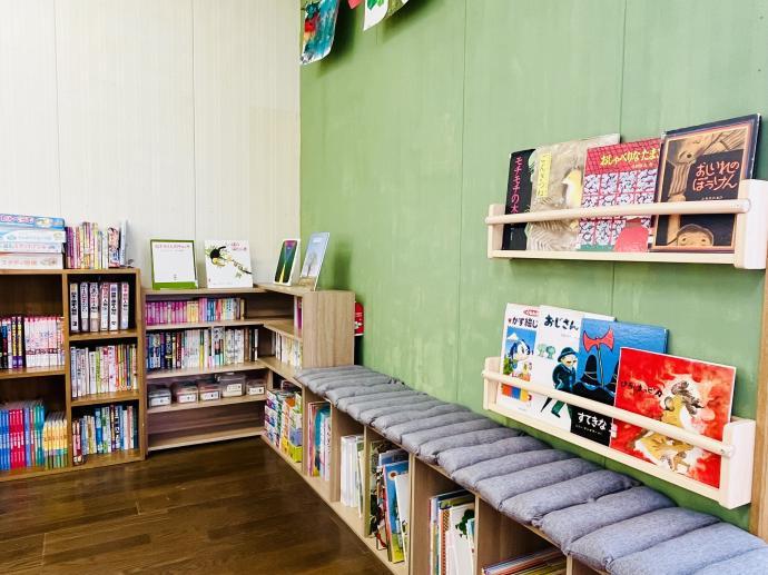 KUMON図書館♪<br />
学習が終わった子は、読書をしながらお迎えを待ちます⭐︎