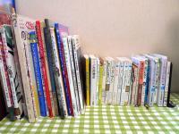 お子さまに合わせた図書も揃えております。