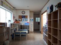 明るく広々とした玄関。<br />
KUMONの一歩はここから始まります。