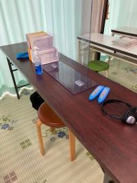 英語の学習席です。子どもたちの学習を見守ります。