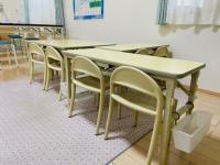 幼児さんでも安心な低い椅子でくもんタイムを行います。