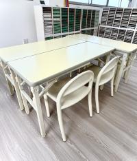 幼児さんは対面で<br />
指導しています。