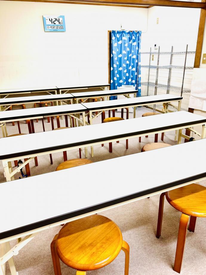 学校帰りに来ても安心！ランドセル置き場有り。<br />
全53畳の広々とした教室です。