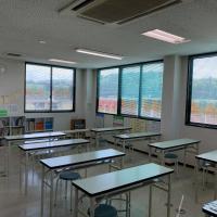 明るく、広い教室です。