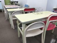 ひとりで座れるお子さまには幼児椅子も。もちろん、お母さまのお膝の上でもOK。