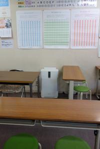 加湿付空気清浄機も設置し、快適な教室になるよう努めています。